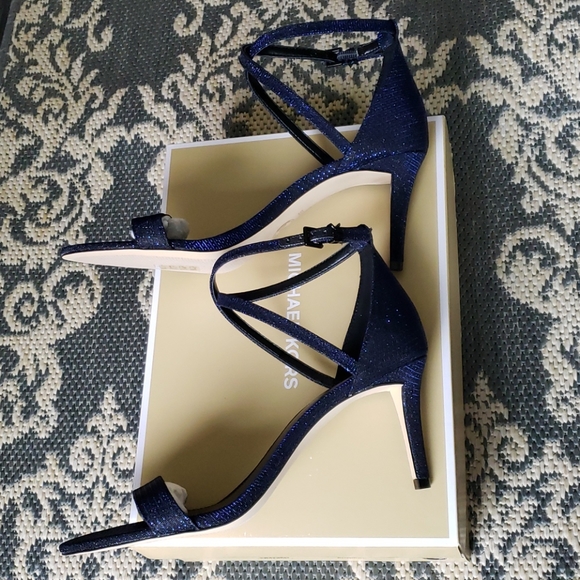 BNIB Michael Kors Ava Mid Sandals - Picture 3 of 8